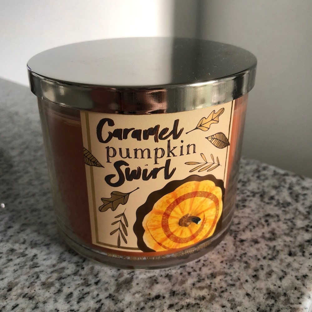 NEW Caramel Pumpkin 🎃 Swirl Candle